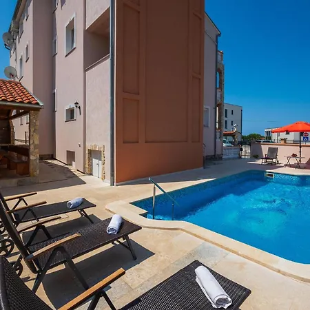 Stunning In With Wifi * 풀라