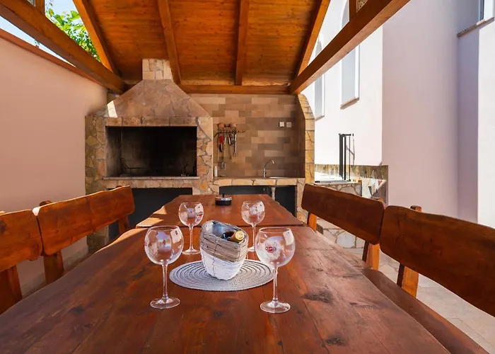 Stunning In With Wifi Apartament Pula