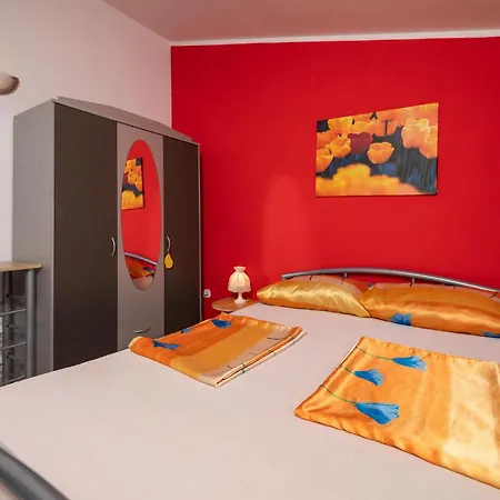 Stunning In With Wifi Appartement Pula