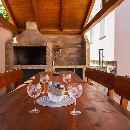 Stunning In With Wifi Appartement Pula