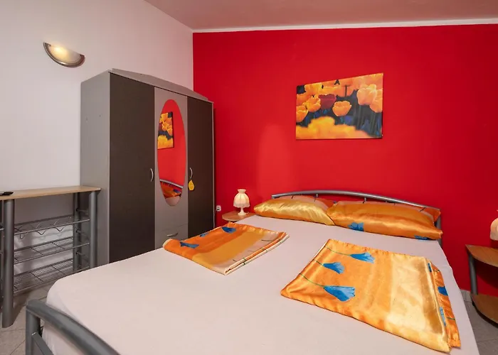 Stunning In With Wifi Apartment Pula